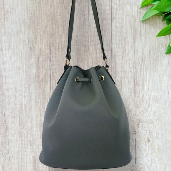 La Terre Fashion PETA-Approved Vegan Handbag - Picture 3 of 10